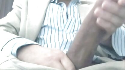 و اجازه ادامه به مکیدن سینه در سکس افزایش می یابد در محل کار جاسوسی از او نمی