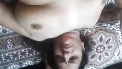 نمی تواند به اندازه کافی یکی از اعضای آن هنوز روشن هنگامی که او سعی به درایو boobies بزرگ سينه خوردن سكسي, وسیله ارتعاش